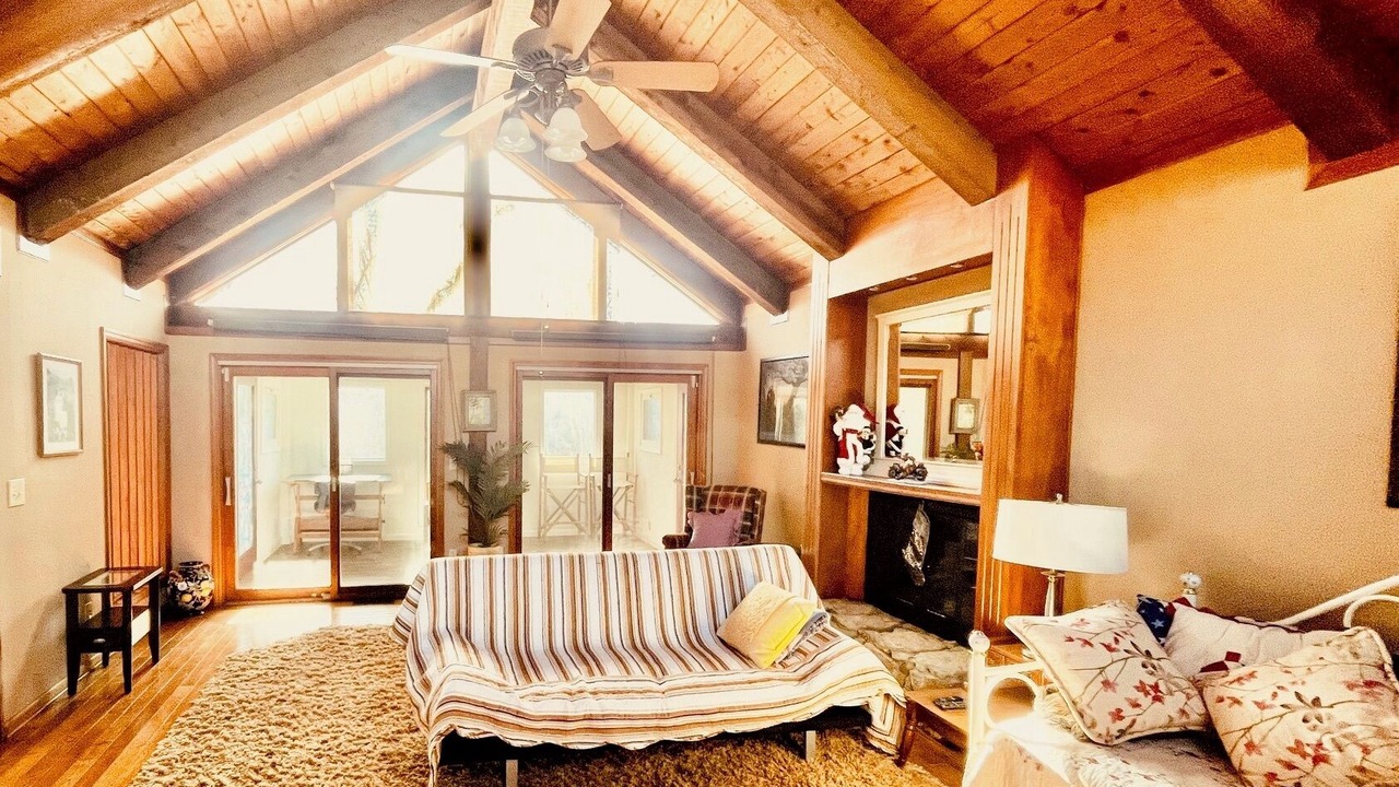 Photo of Livingroom in Lee's Summit