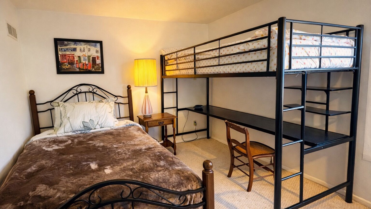 Photo of Bedroom in Lee's Summit