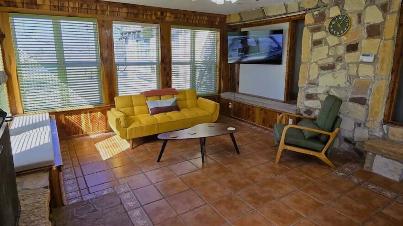 Photo of Livingroom in Sulphur