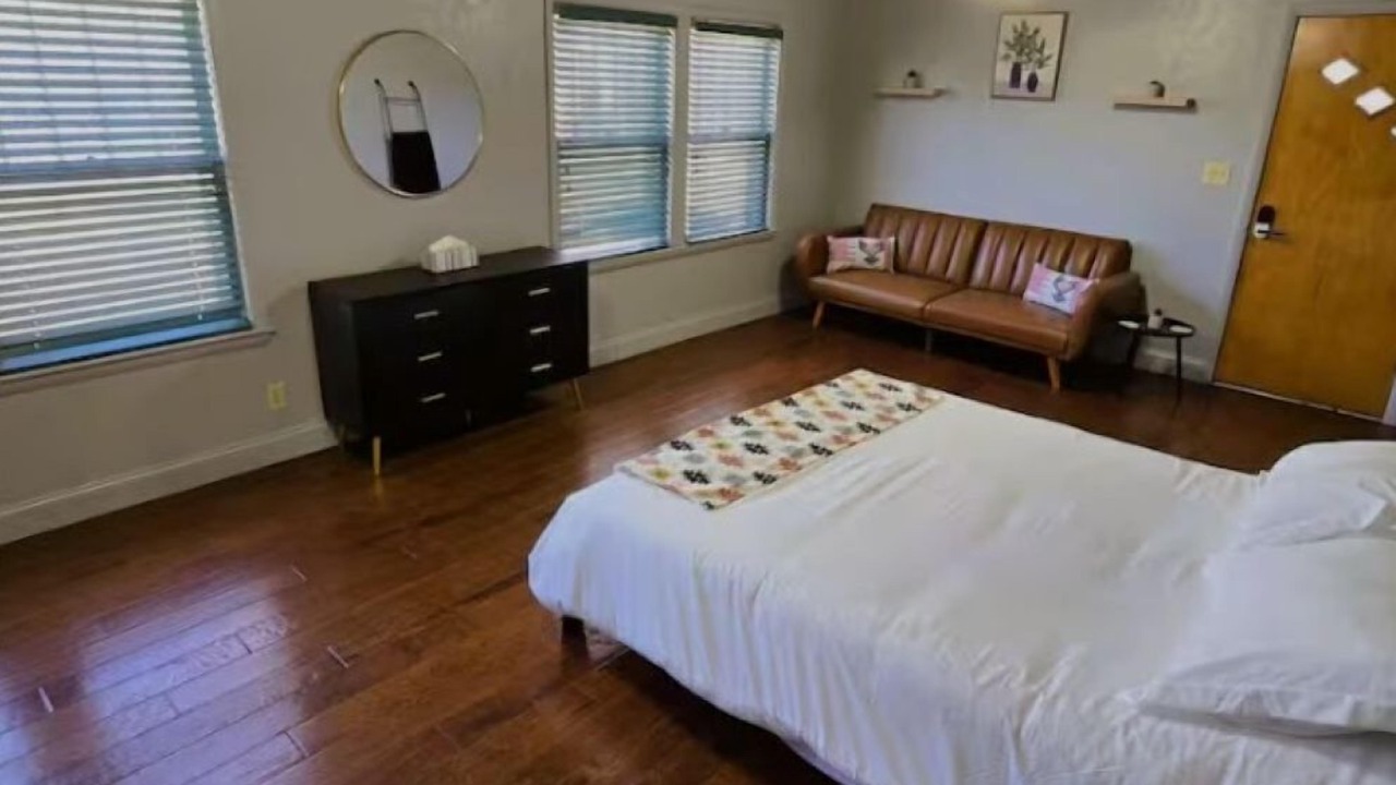Photo of Bedroom in Sulphur