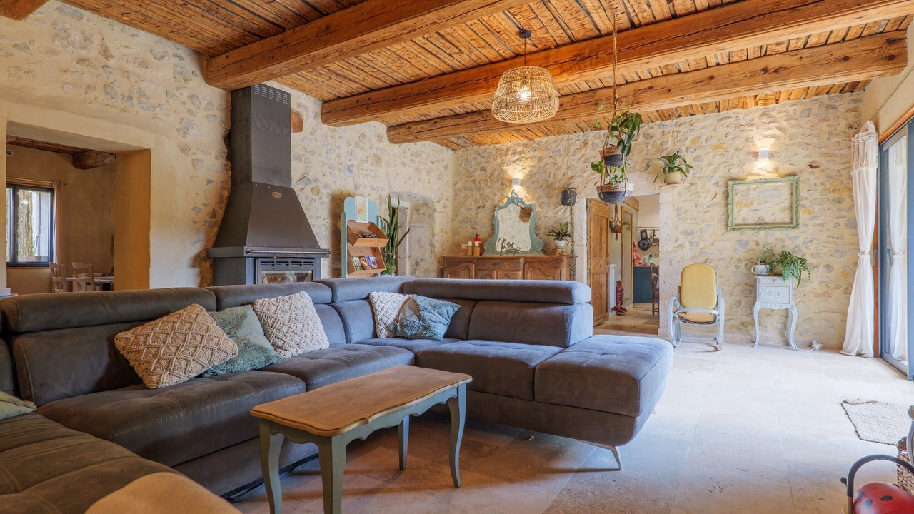 Photo of Livingroom in Saint-Remeze