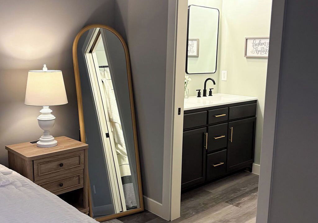 Photo of Bedroom in Webb City
