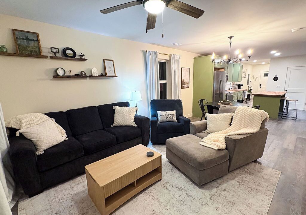 Photo of Livingroom in Webb City