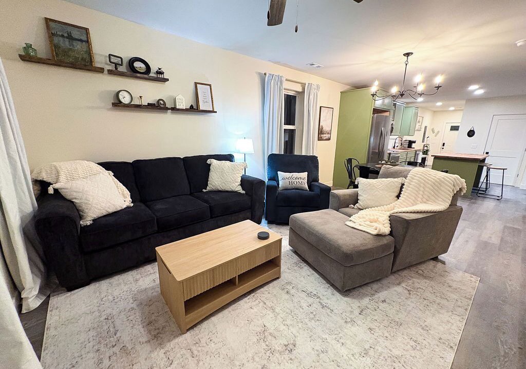 Photo of Livingroom in Webb City