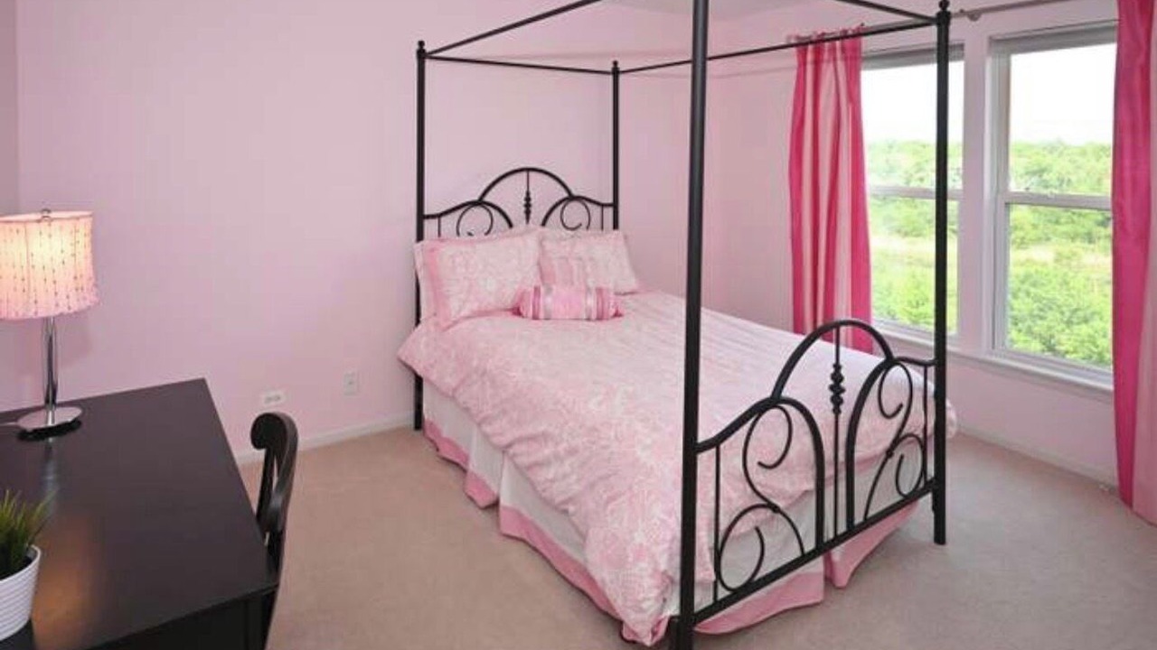 Photo of Bedroom in West Dundee