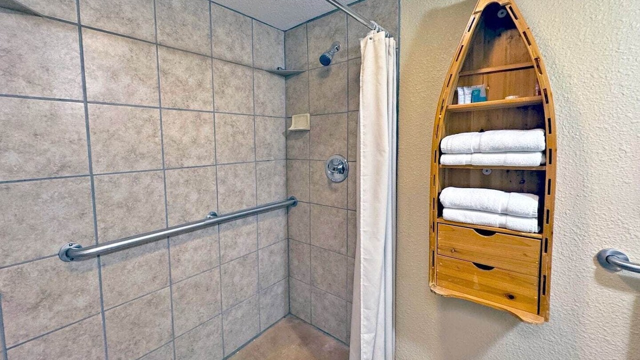 Photo of Bathroom in Silver Creek Village