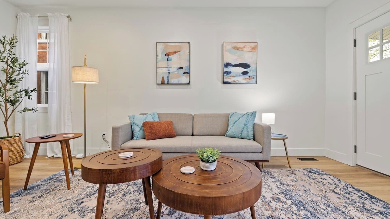 Photo of Livingroom in Olde Towne East