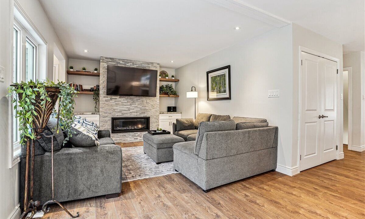 Photo of Livingroom in Burlington