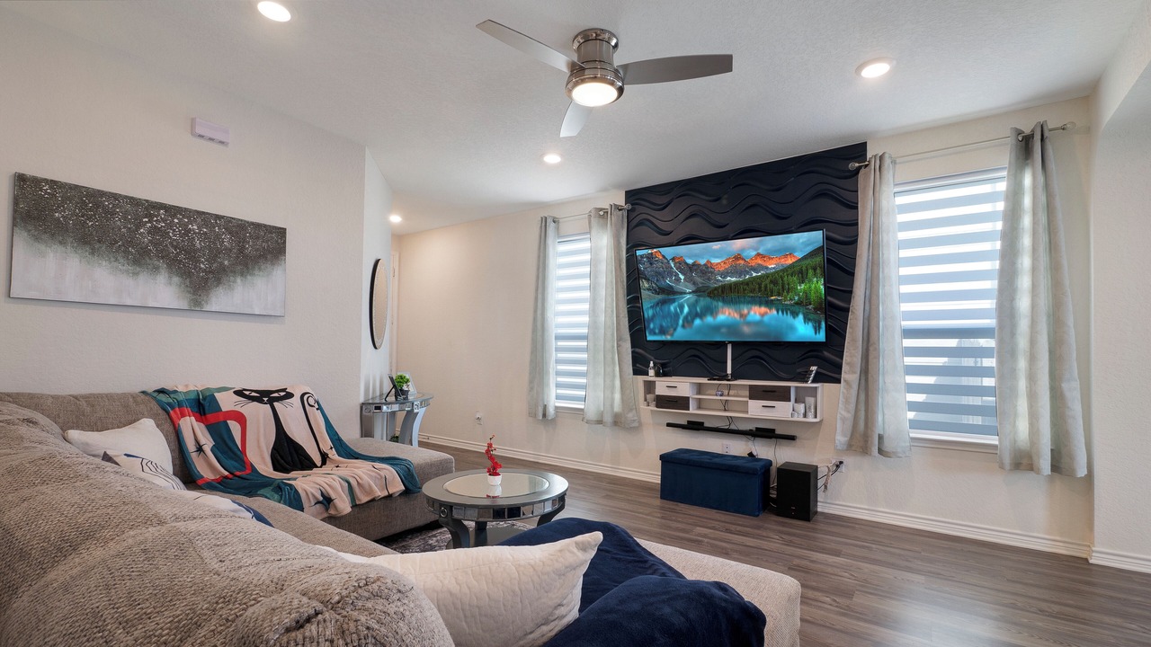 Photo of Livingroom in Converse