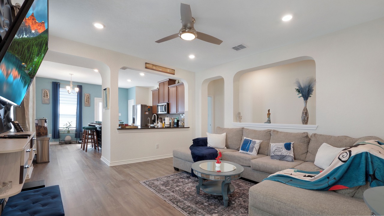 Photo of Livingroom in Converse