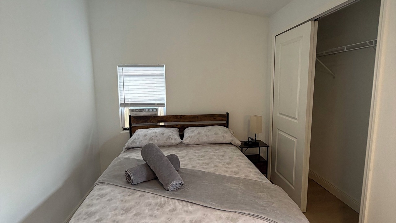 Photo of Bedroom in Pinecrest West Park