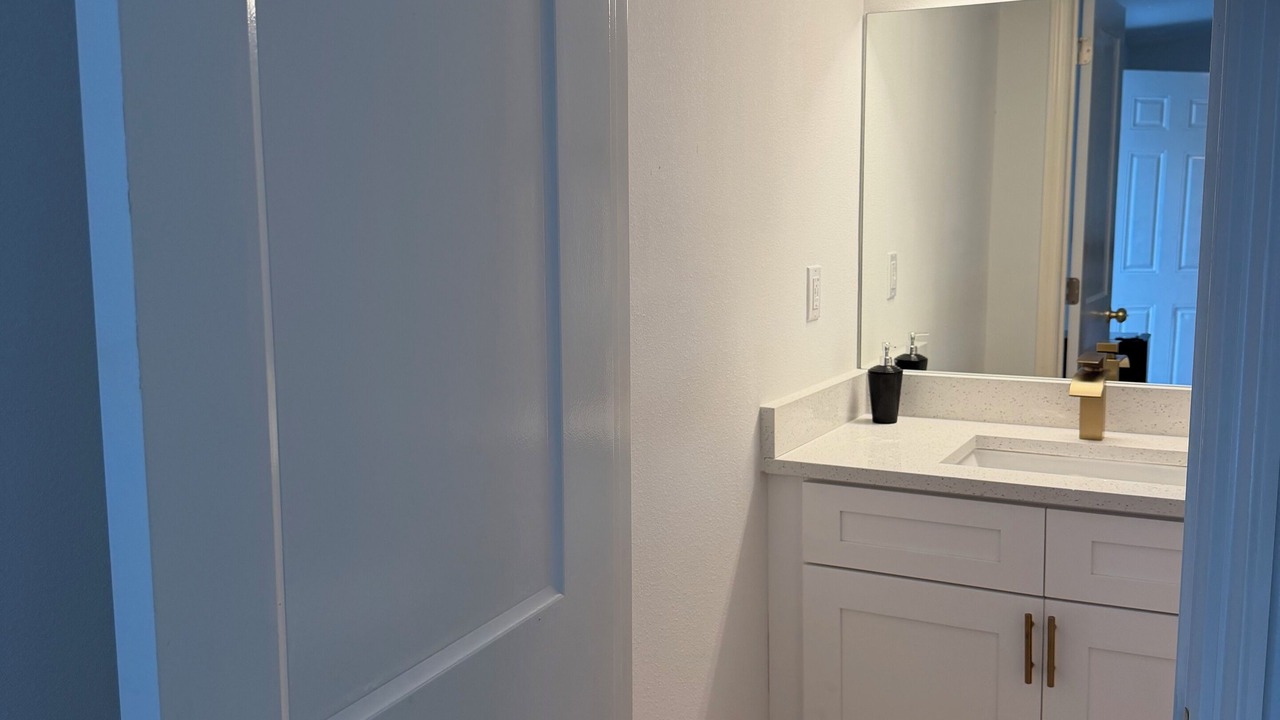 Photo of Bathroom in Pinecrest West Park