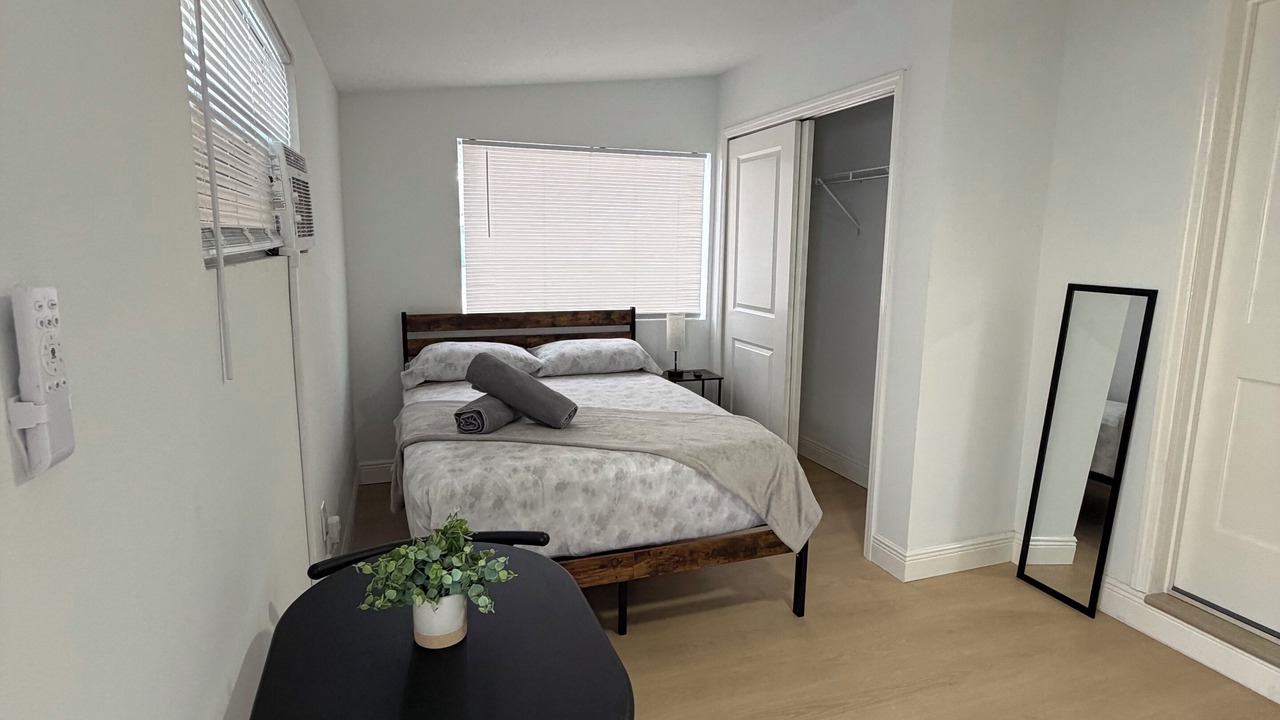 Photo of Bedroom in Pinecrest West Park