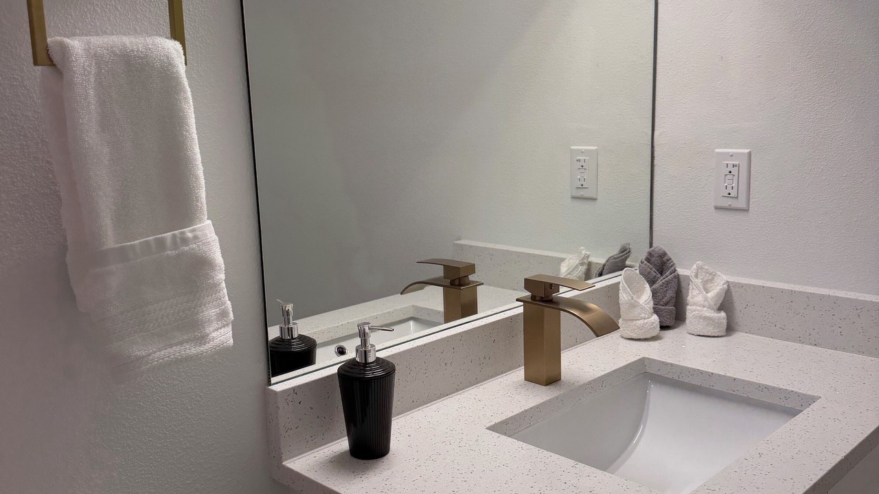 Photo of Bathroom in Pinecrest West Park