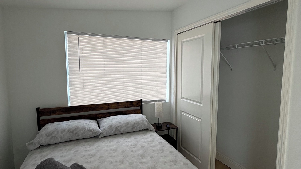 Photo of Bedroom in Pinecrest West Park