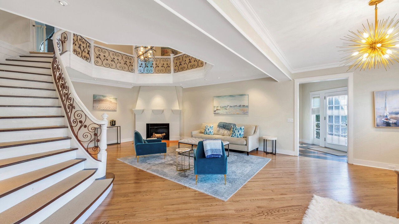 Photo of Livingroom in Westhampton Beach