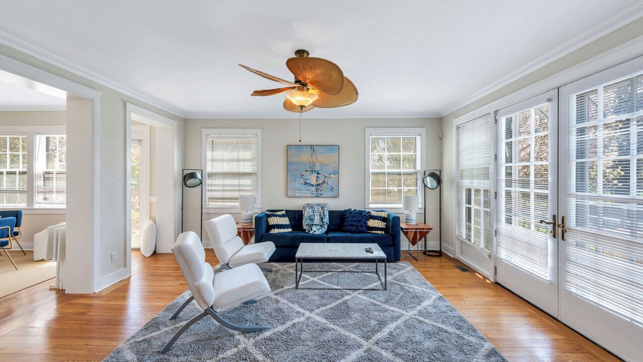 Photo of Livingroom in Westhampton Beach