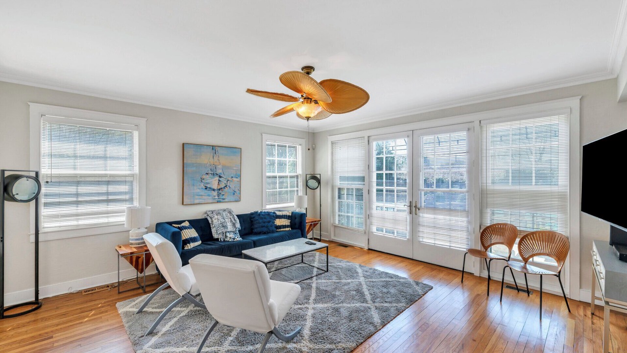 Photo of Livingroom in Westhampton Beach