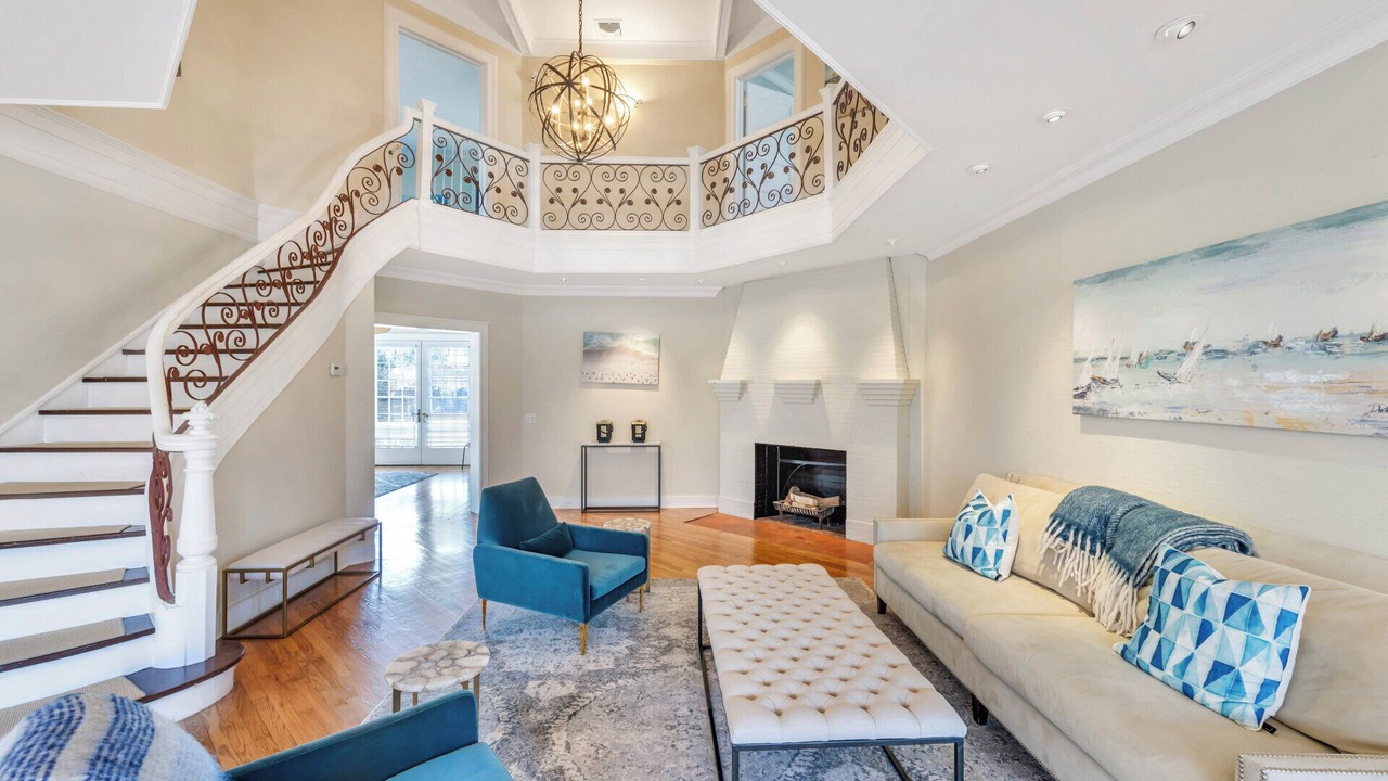 Photo of Livingroom in Westhampton Beach