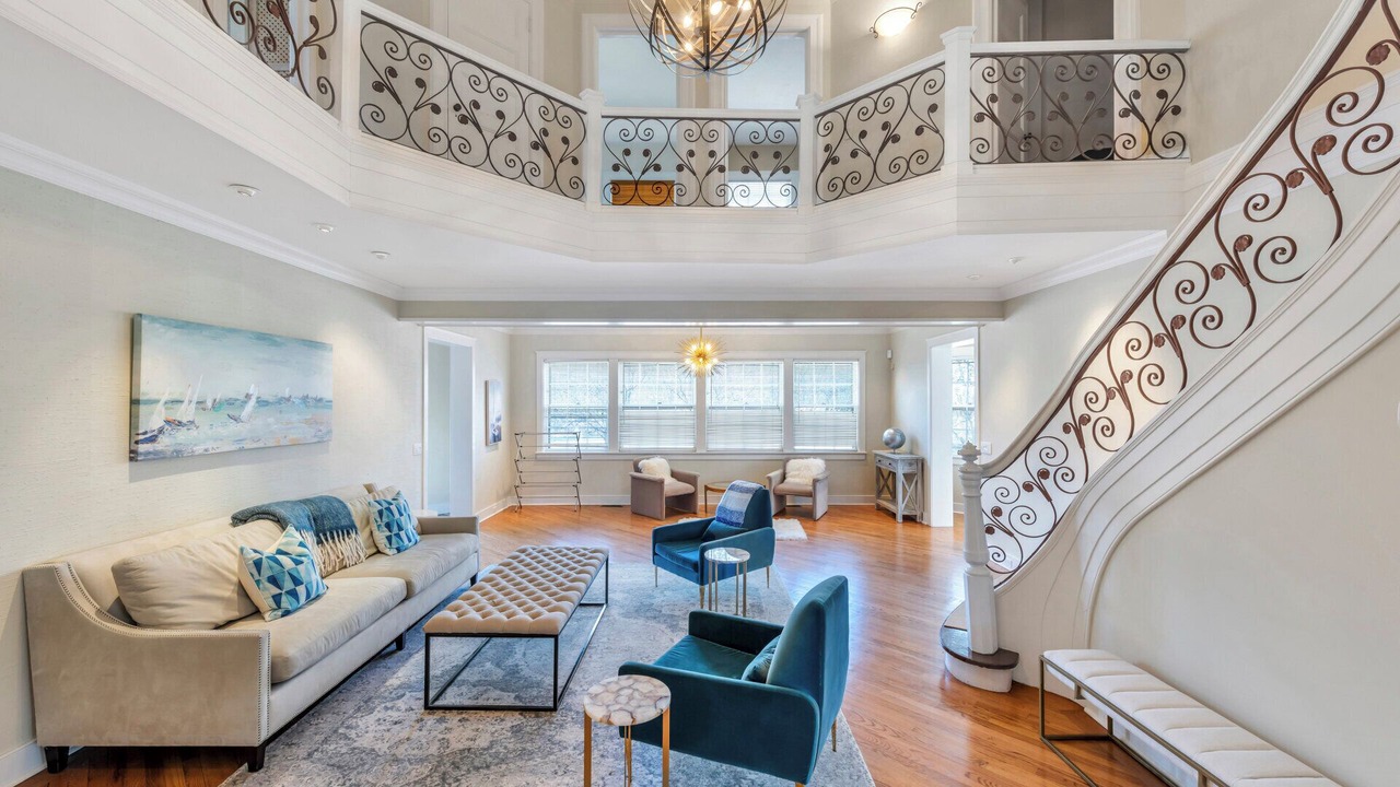 Photo of Livingroom in Westhampton Beach