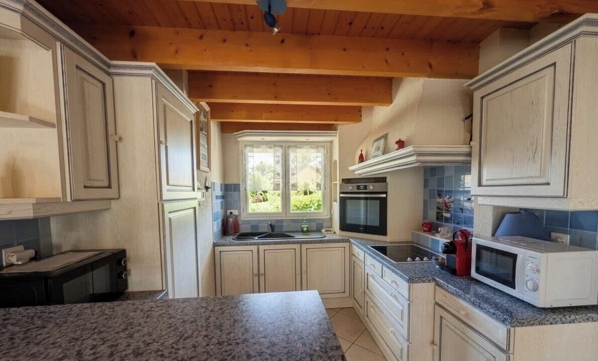 Photo of Kitchen in Saint-Vincent-sur-Jard