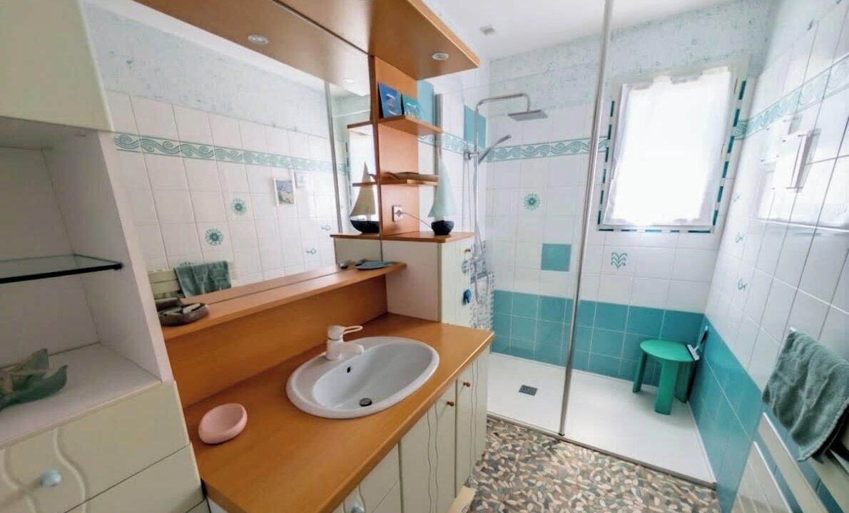 Photo of Bathroom in Saint-Vincent-sur-Jard