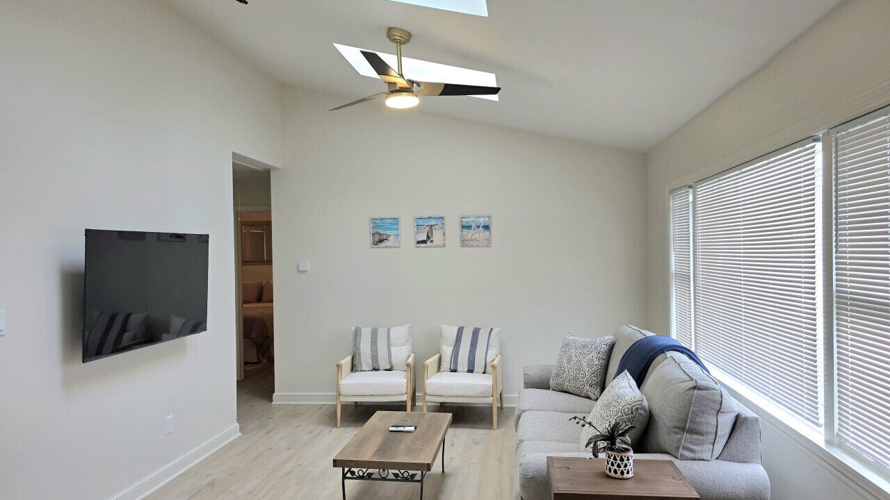 Photo of Livingroom in East Shore