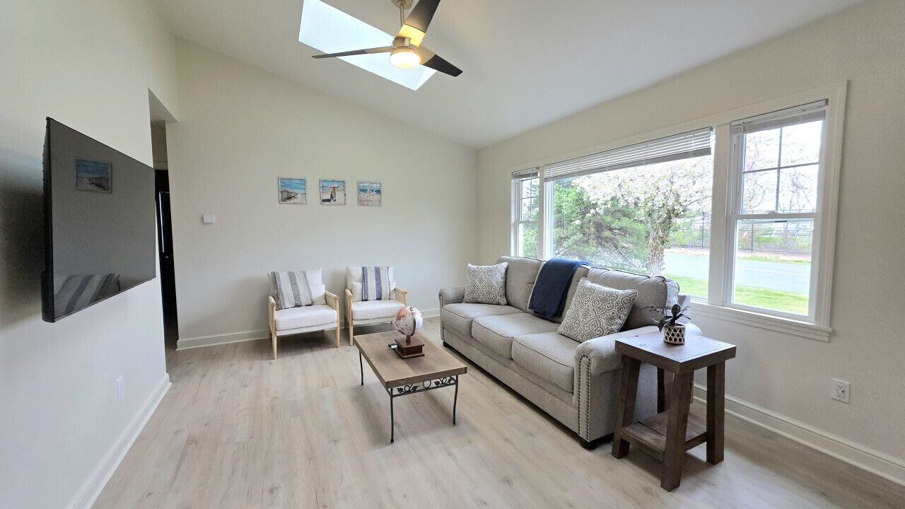 Photo of Livingroom in East Shore