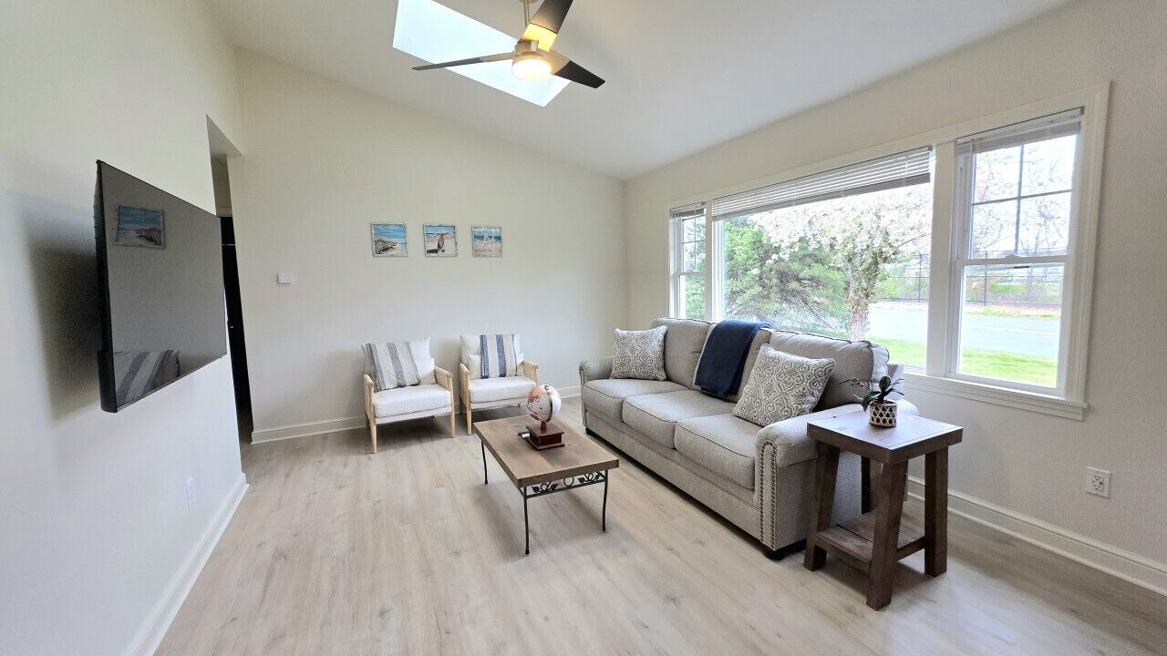 Photo of Livingroom in East Shore