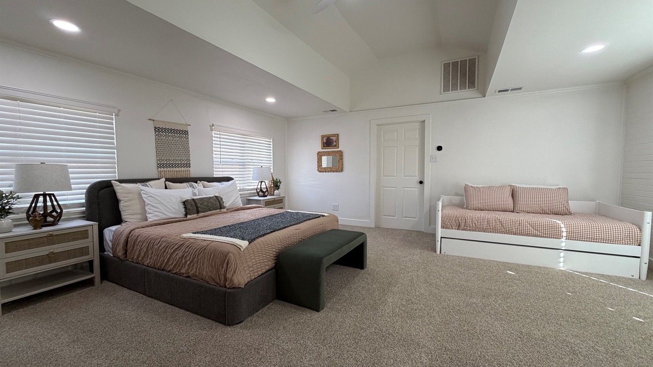 Photo of Bedroom in Sayles Blvd. Area