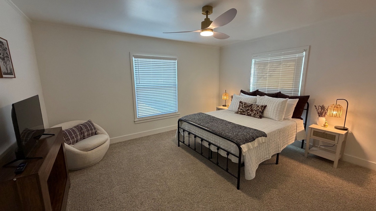 Photo of Bedroom in Sayles Blvd. Area