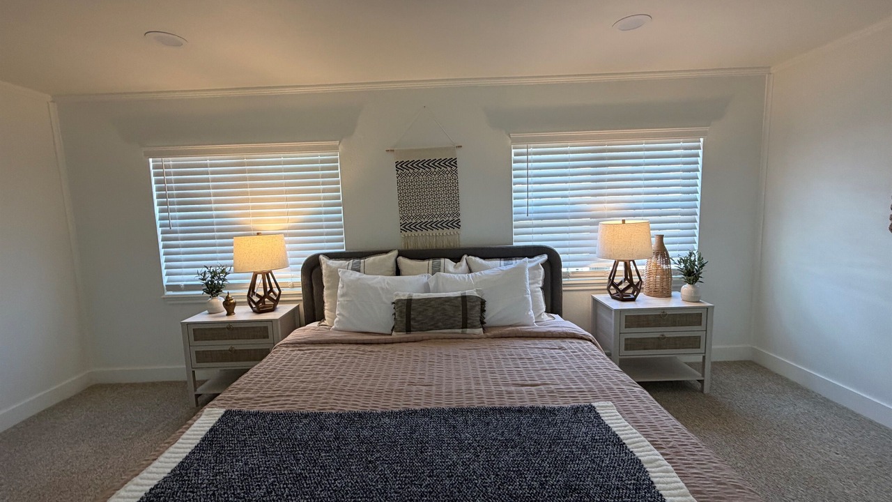 Photo of Bedroom in Sayles Blvd. Area