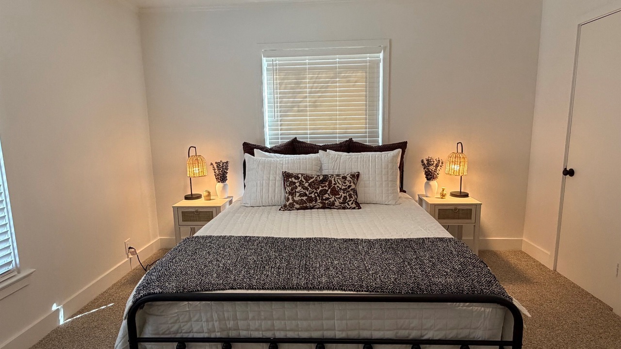 Photo of Bedroom in Sayles Blvd. Area