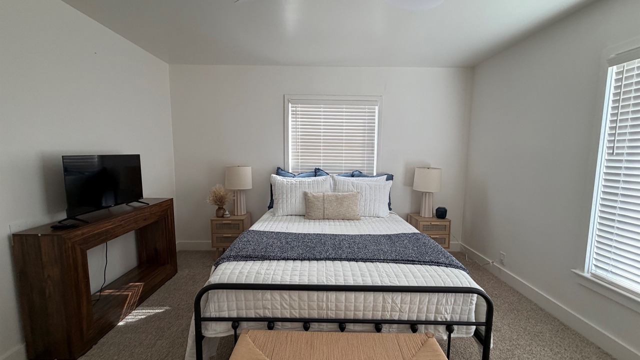 Photo of Bedroom in Sayles Blvd. Area