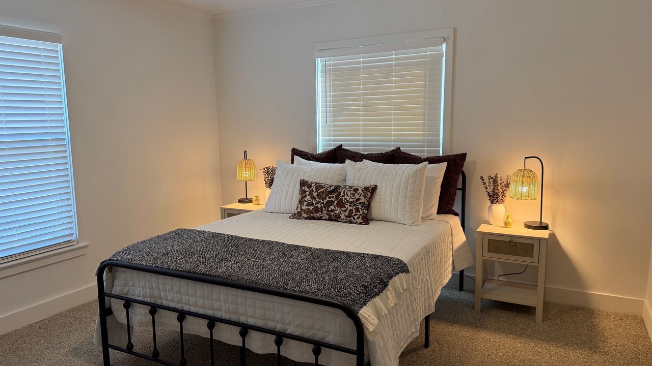 Photo of Bedroom in Sayles Blvd. Area