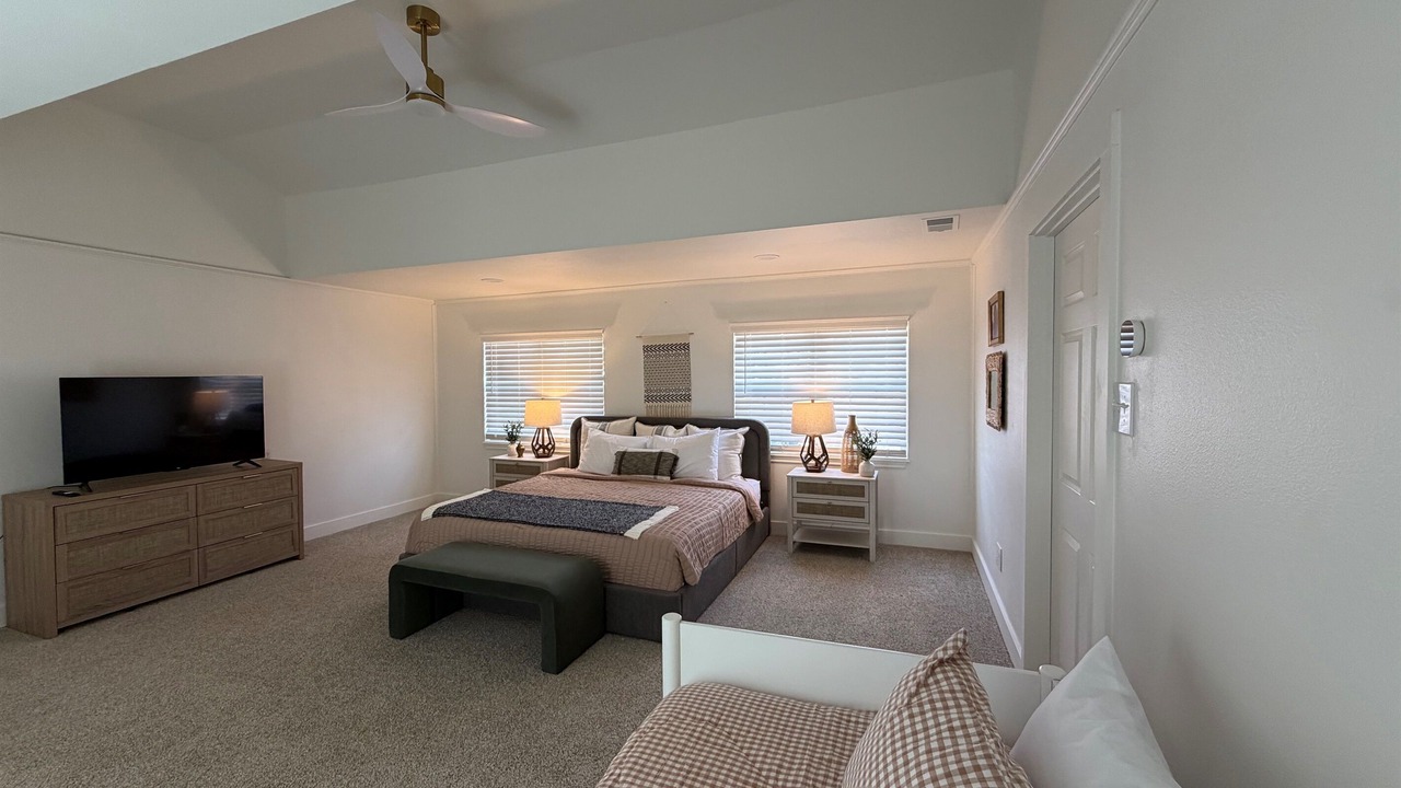 Photo of Bedroom in Sayles Blvd. Area