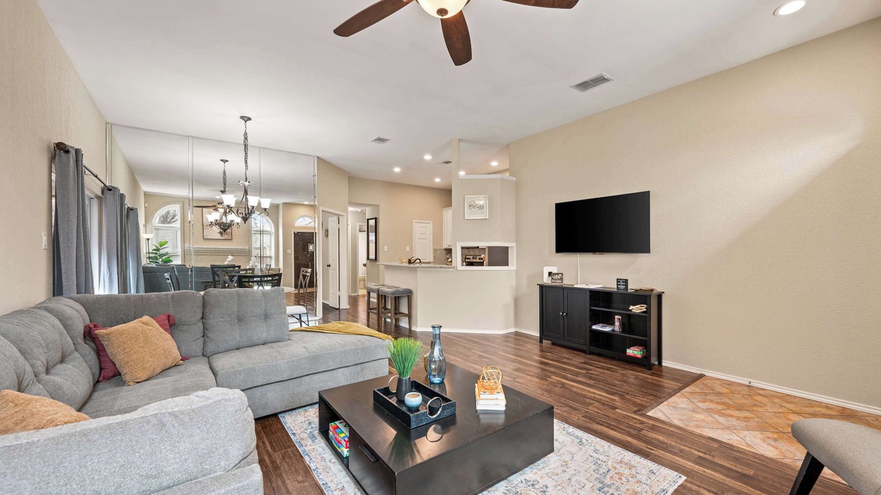 Photo of Livingroom in Euless