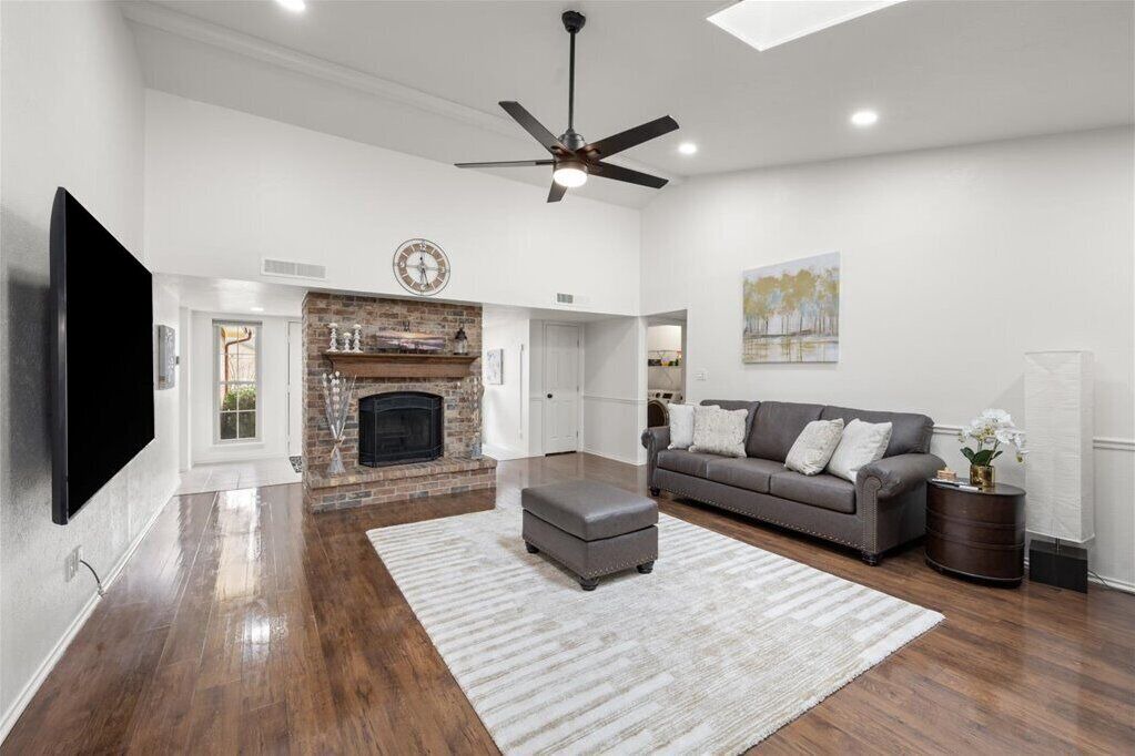 Photo of Livingroom in Euless