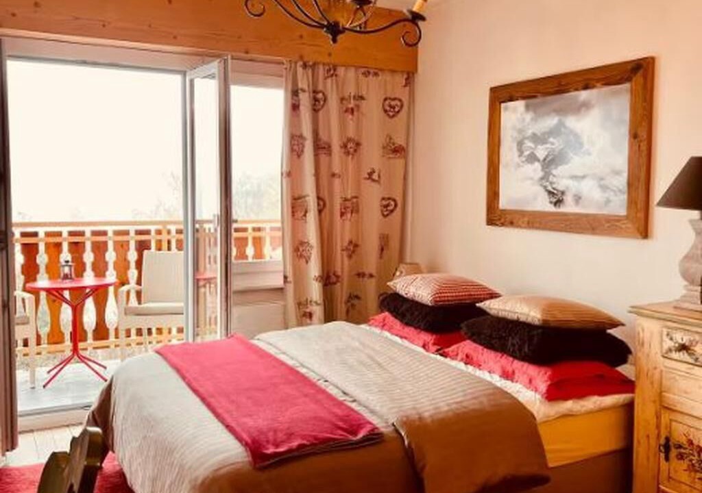 Photo of Bedroom in Noes