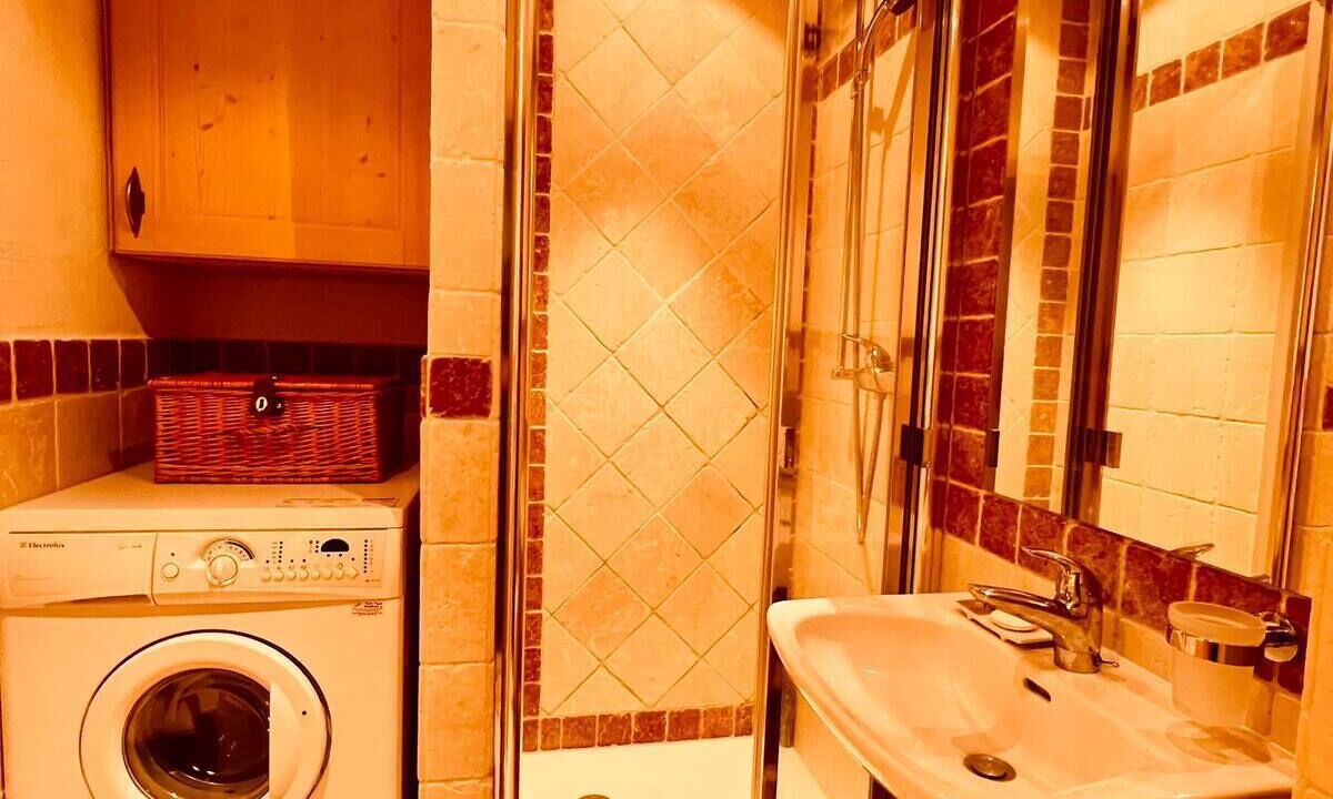 Photo of Bathroom in Noes