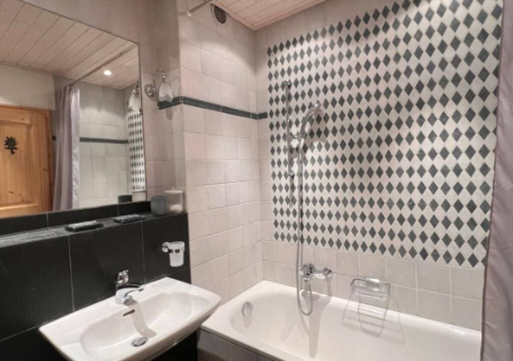Photo of Bathroom in Noes