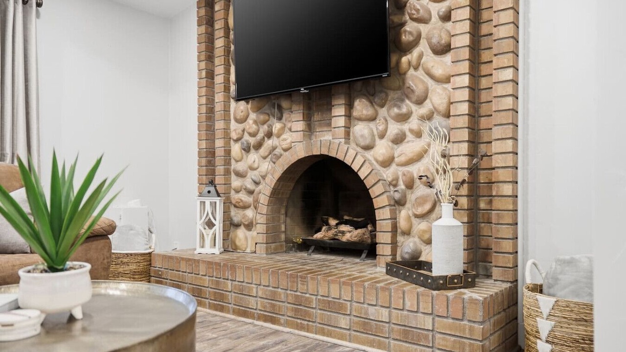 Photo of Livingroom in Cottonwood Heights