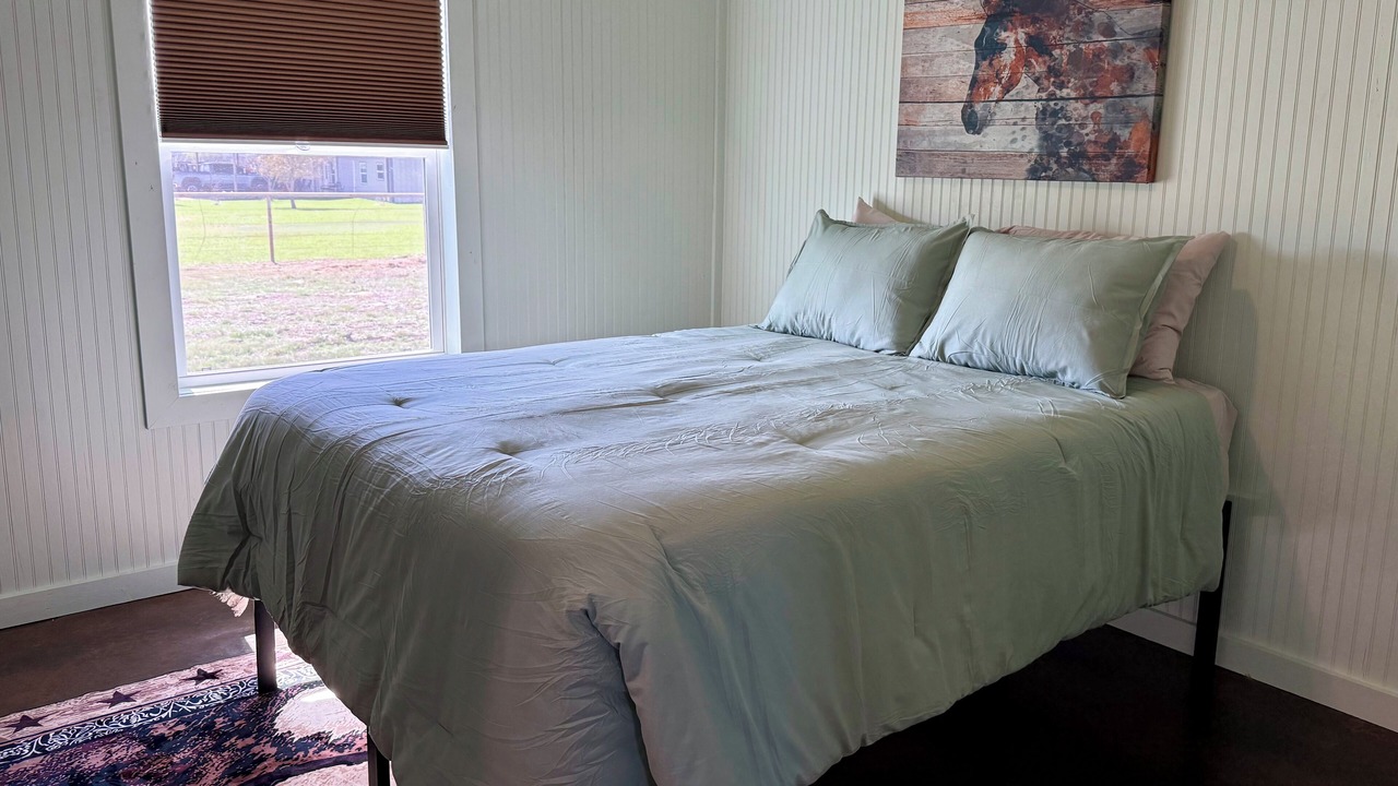 Photo of Bedroom in Mound