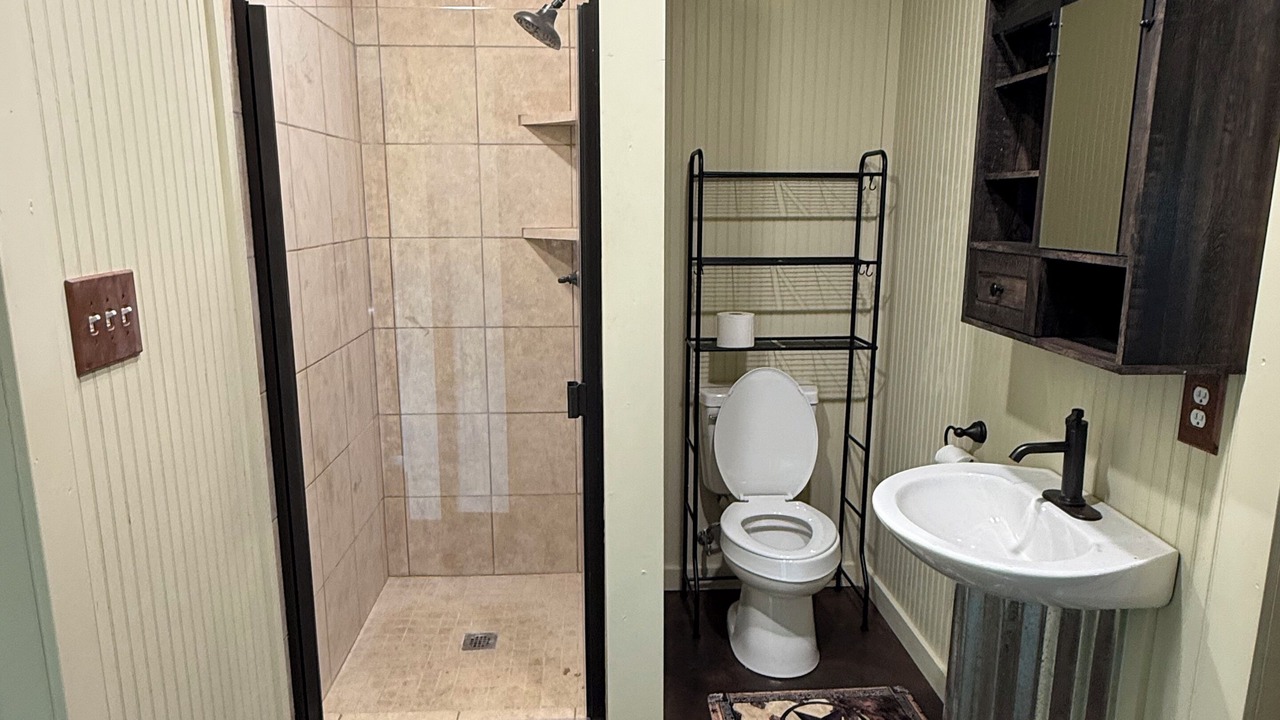 Photo of Bathroom in Mound
