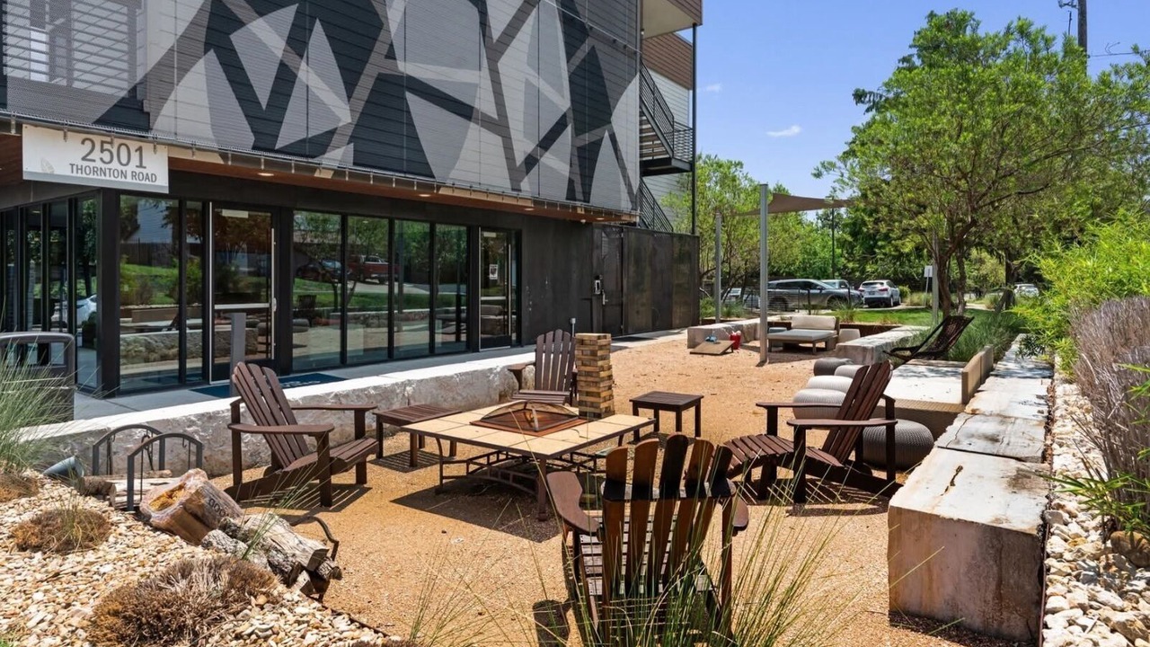 Photo of Outdoor in South Lamar