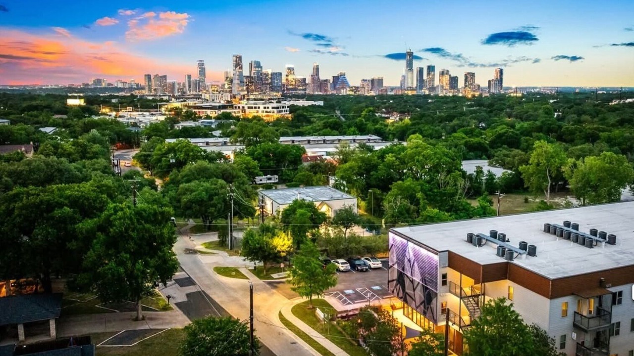 Photo of Outdoor in South Lamar