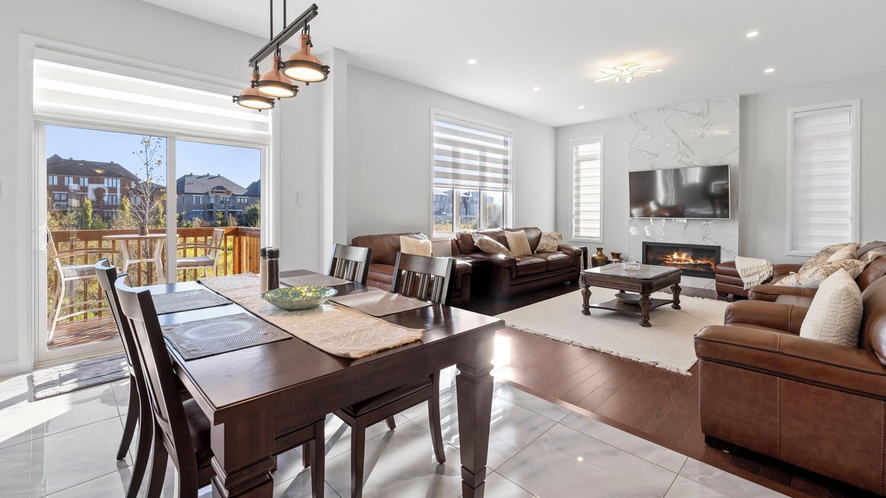 Photo of Livingroom in Ottawa Division