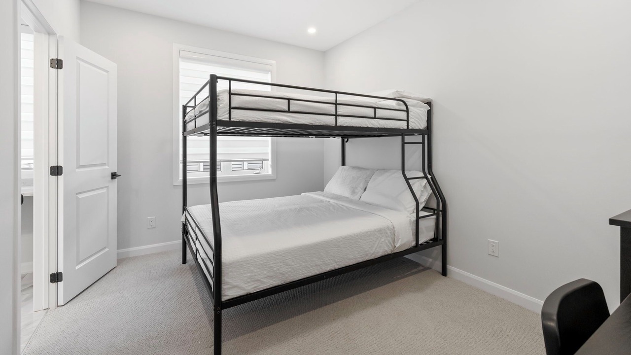 Photo of Bedroom in Ottawa Division