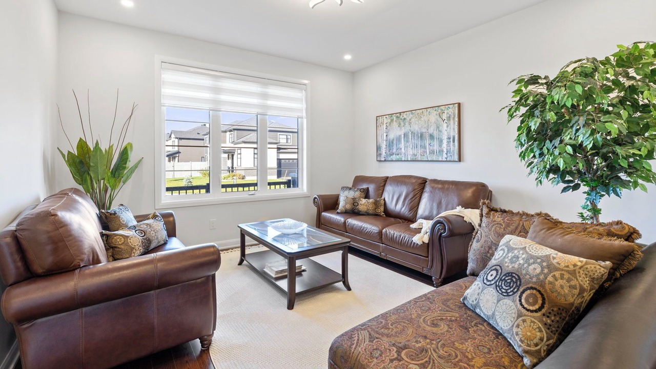 Photo of Livingroom in Ottawa Division