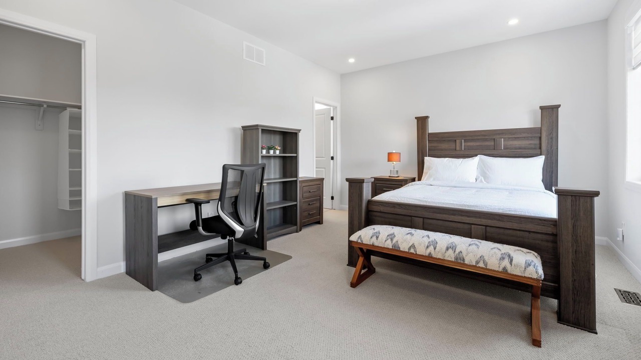 Photo of Bedroom in Ottawa Division